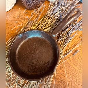 Vintage 6.5” Wagner Cast Iron Skillet -Rustic 1980’s or so w/stamped directions